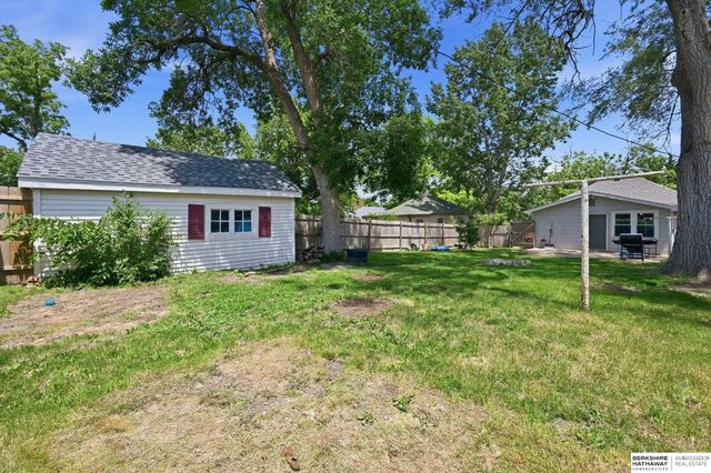 3015 S 12th Street, Lincoln, NE 68502