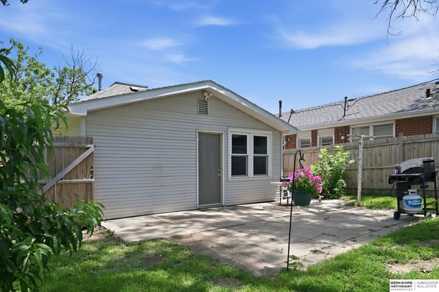 3015 S 12th Street, Lincoln, NE 68502