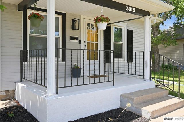 3015 S 12th Street, Lincoln, NE 68502