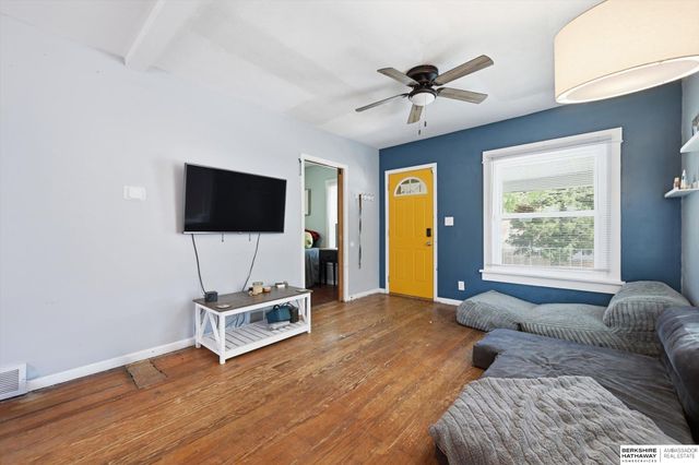 3015 S 12th Street, Lincoln, NE 68502