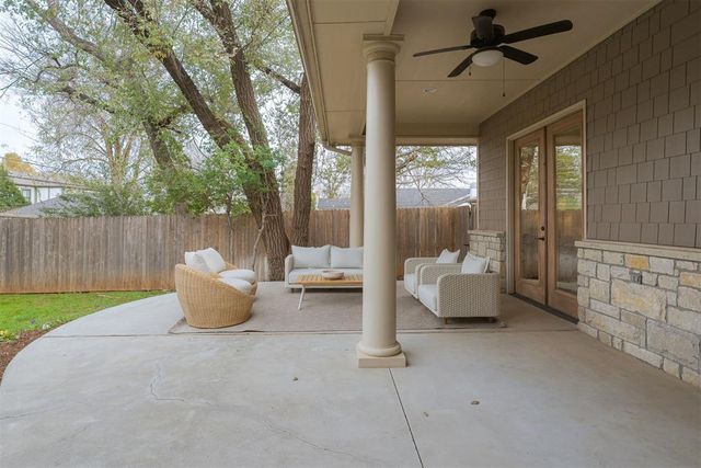 1121 Fenwick Place, Nichols Hills, OK 73116