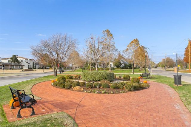 1121 Fenwick Place, Nichols Hills, OK 73116