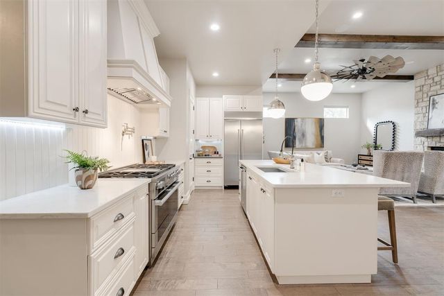 1121 Fenwick Place, Nichols Hills, OK 73116