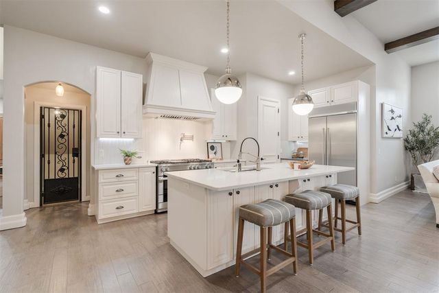 1121 Fenwick Place, Nichols Hills, OK 73116