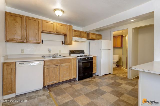 2607 W 31st Avenue, Anchorage, AK 99517