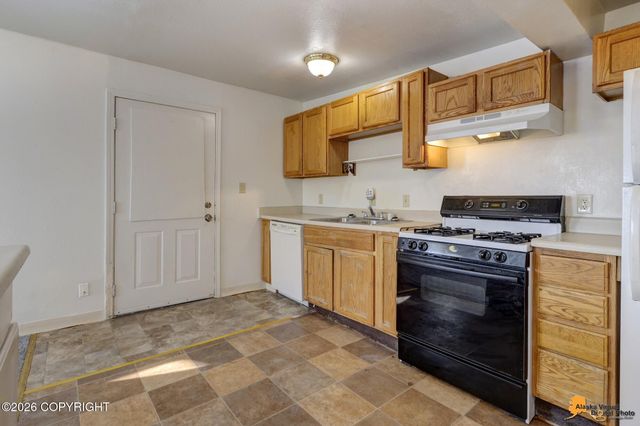 2607 W 31st Avenue, Anchorage, AK 99517