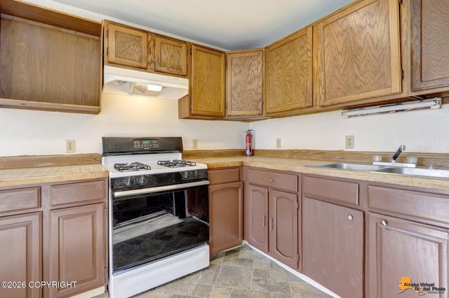 2607 W 31st Avenue, Anchorage, AK 99517