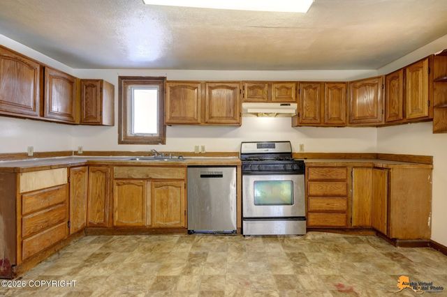 2607 W 31st Avenue, Anchorage, AK 99517