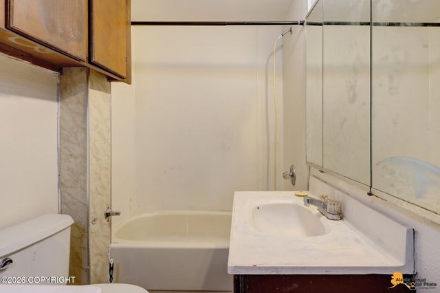 2607 W 31st Avenue, Anchorage, AK 99517