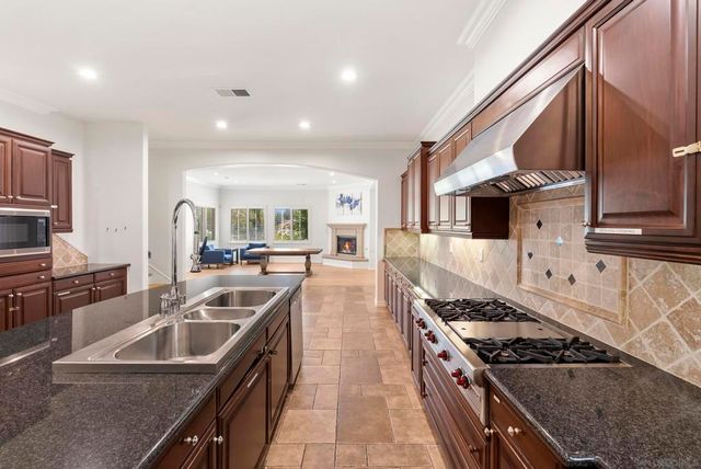 41455 Via Del Monte, Temecula, CA 92592