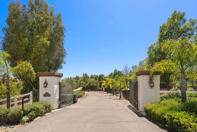 41455 Via Del Monte, Temecula, CA 92592