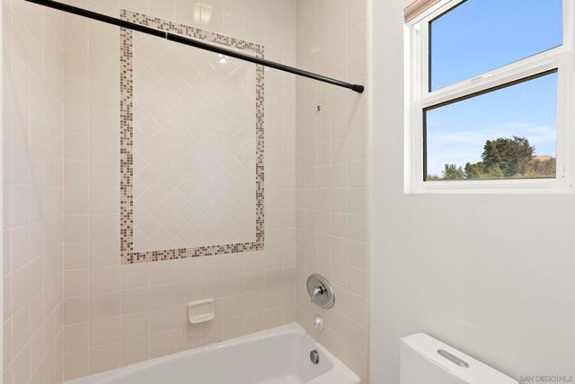 41455 Via Del Monte, Temecula, CA 92592