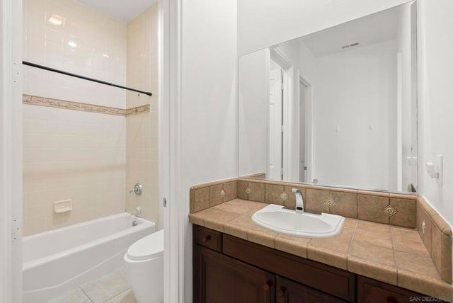 41455 Via Del Monte, Temecula, CA 92592
