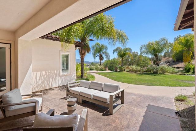 41455 Via Del Monte, Temecula, CA 92592
