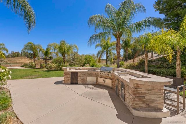 41455 Via Del Monte, Temecula, CA 92592