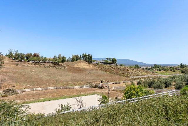 41455 Via Del Monte, Temecula, CA 92592