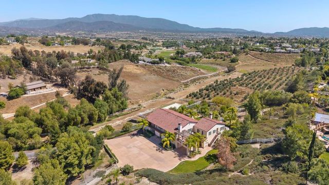41455 Via Del Monte, Temecula, CA 92592