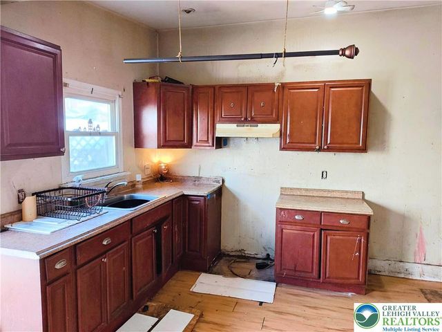 547 North Silk Street, Allentown City, PA 18102