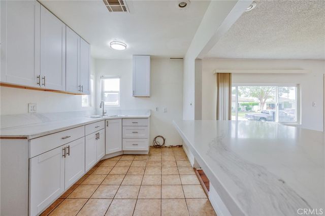 6057 Roosevelt, South Gate, CA 90280