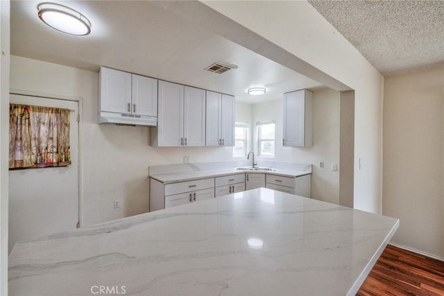 6057 Roosevelt, South Gate, CA 90280