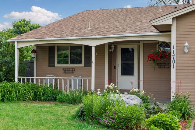 11701 Mirada Court, Burnsville, MN 55337