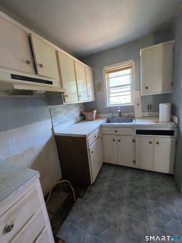 49 Ridge Road 4, Naugatuck, CT 06770