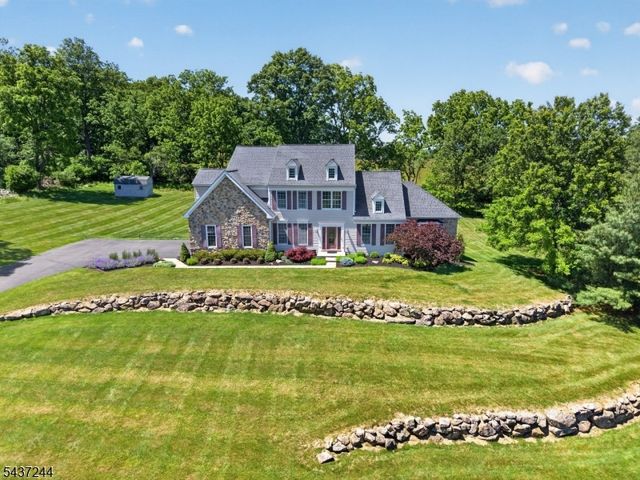 27 Kalan Farm Rd, Bethlehem Twp., NJ 08827