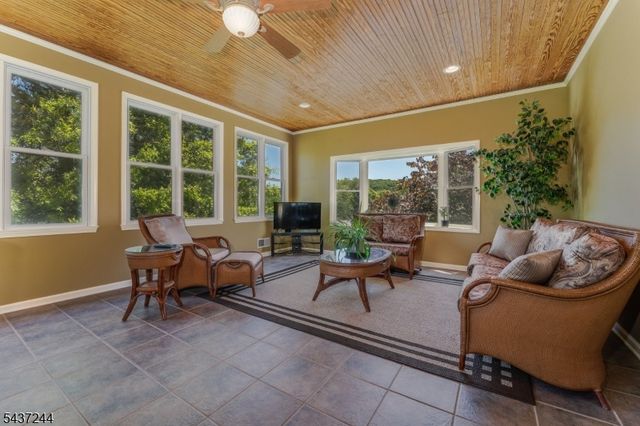 27 Kalan Farm Rd, Bethlehem Twp., NJ 08827