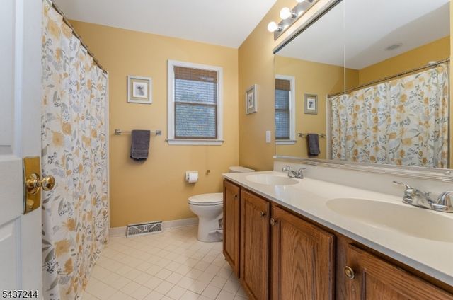 27 Kalan Farm Rd, Bethlehem Twp., NJ 08827