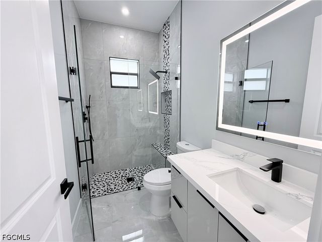 757 Switchboard LN, Lehigh Acres, FL 33974