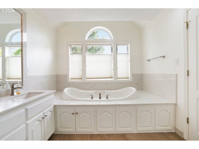 680 Nw 167TH Ave, Beaverton, OR 97006