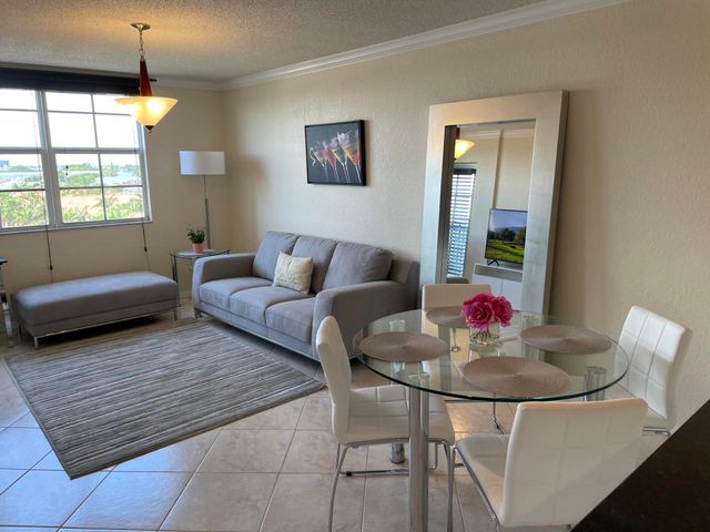 1801 N Flagler Drive 818, West Palm Beach, FL 33407