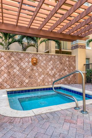 1801 N Flagler Drive 818, West Palm Beach, FL 33407
