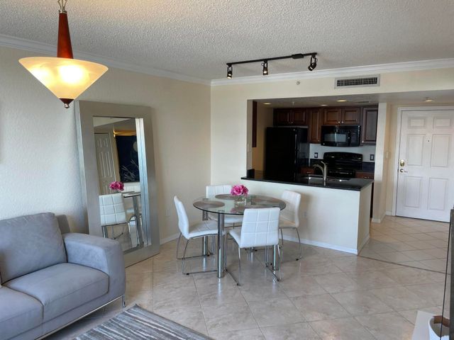 1801 N Flagler Drive 818, West Palm Beach, FL 33407