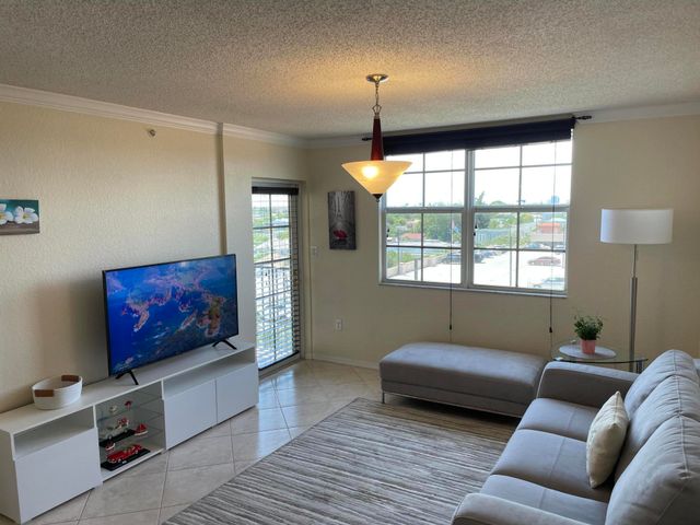 1801 N Flagler Drive 818, West Palm Beach, FL 33407