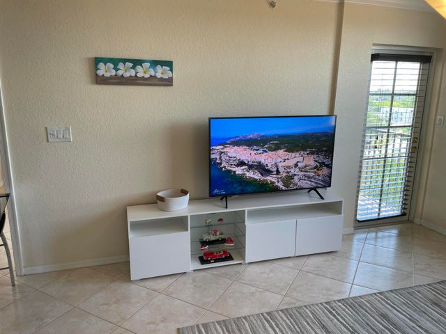 1801 N Flagler Drive 818, West Palm Beach, FL 33407