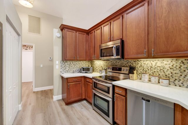 68 Lake Eden Drive, Boynton Beach, FL 33435