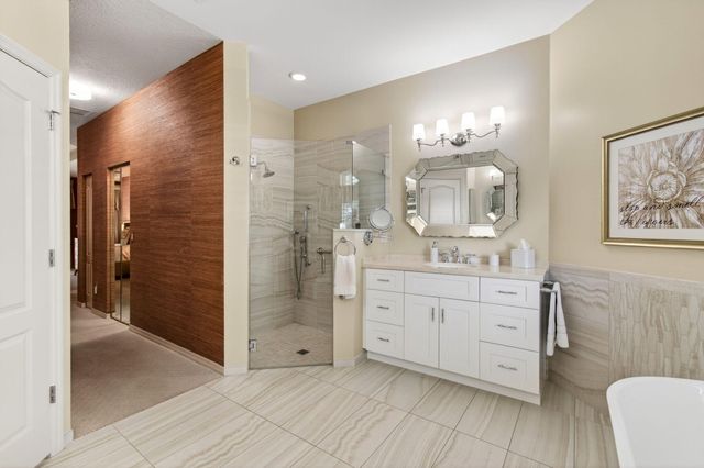 68 Lake Eden Drive, Boynton Beach, FL 33435