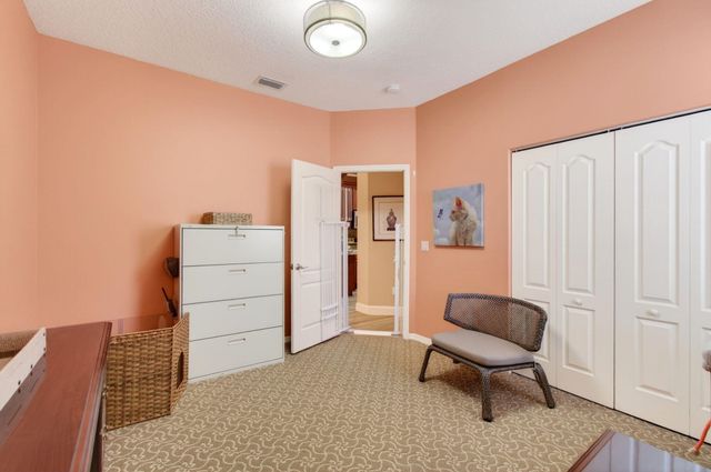 68 Lake Eden Drive, Boynton Beach, FL 33435