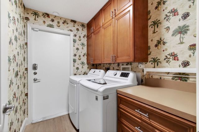 68 Lake Eden Drive, Boynton Beach, FL 33435