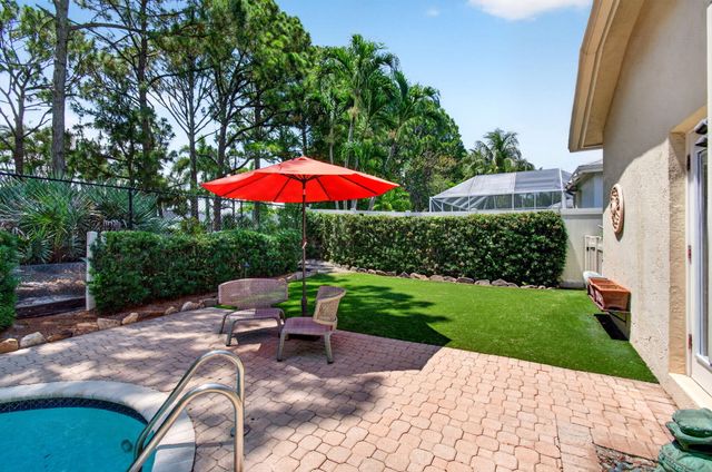 68 Lake Eden Drive, Boynton Beach, FL 33435