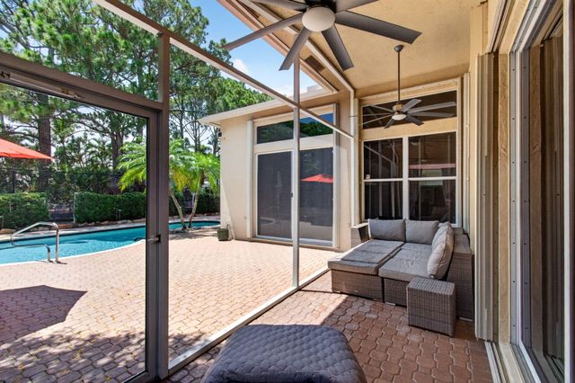 68 Lake Eden Drive, Boynton Beach, FL 33435