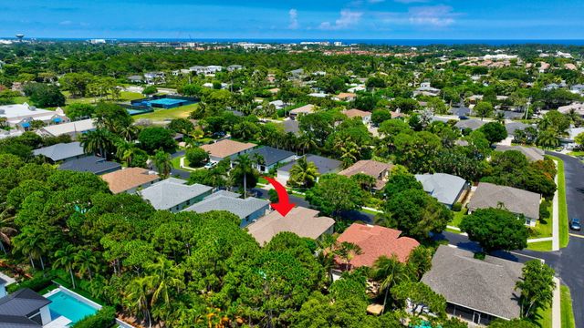 68 Lake Eden Drive, Boynton Beach, FL 33435