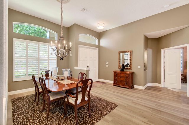 68 Lake Eden Drive, Boynton Beach, FL 33435