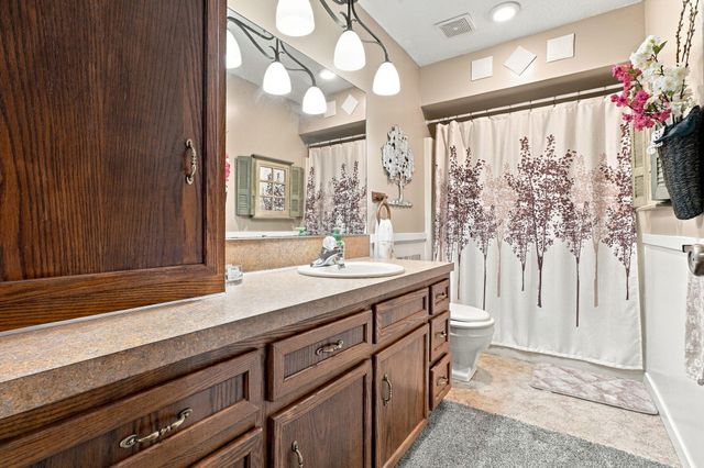 7258 Yorkshire Drive, Hudsonville, MI 49426