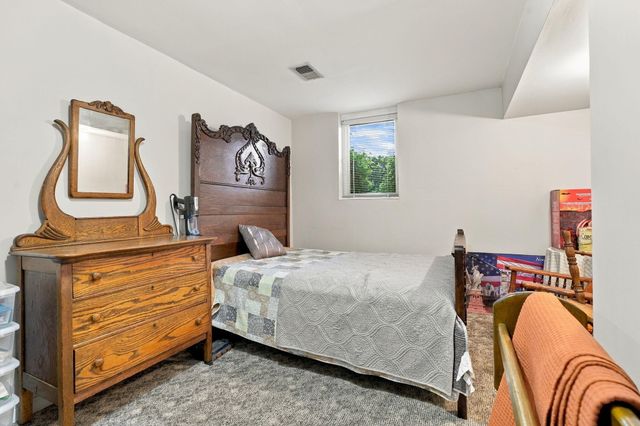 7258 Yorkshire Drive, Hudsonville, MI 49426