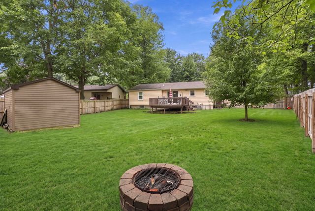 7258 Yorkshire Drive, Hudsonville, MI 49426