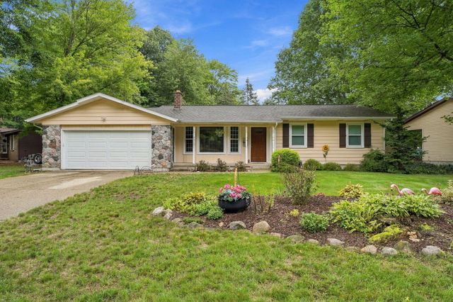 7258 Yorkshire Drive, Hudsonville, MI 49426