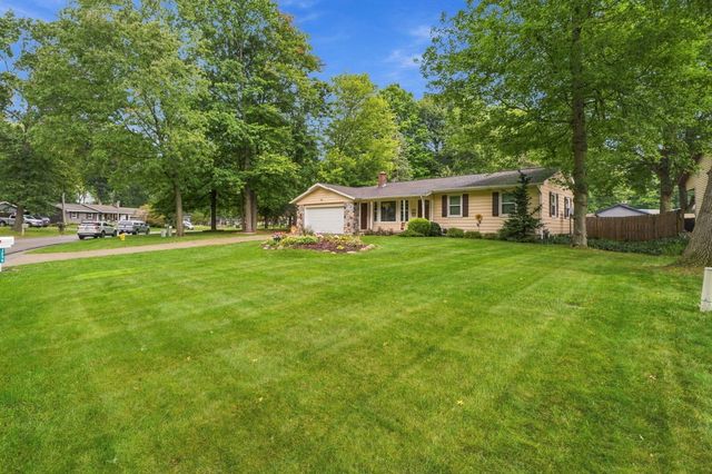 7258 Yorkshire Drive, Hudsonville, MI 49426