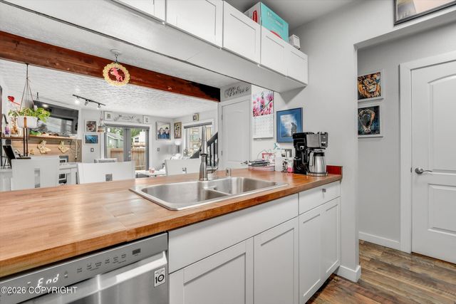 3550 Nebula Circle, Anchorage, AK 99517